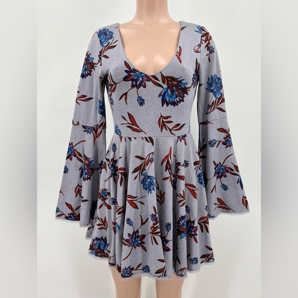 Urban Outfitters Kimchi Blue Floral Knit Bell Sleeve Dress - Picture 1 of 11